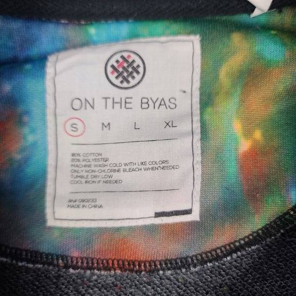 ON THE BYAS Pocket Galaxy Cosmic Colorful Crew Neck - Picture 8 of 13